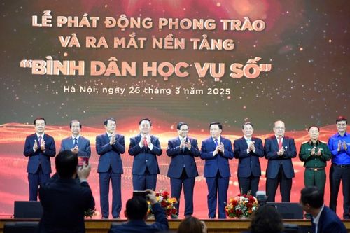 Hà Nội sẽ phổ cập tri thức cơ bản về chuyển đổi số, kỹ năng số toàn dân