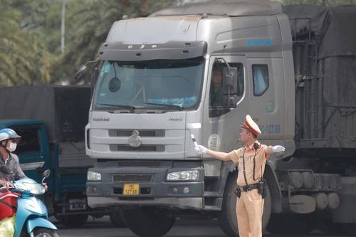 Đường dây 'nóng' phản ánh trật tự, an toàn giao thông dịp lễ 30-4 và 1-5
