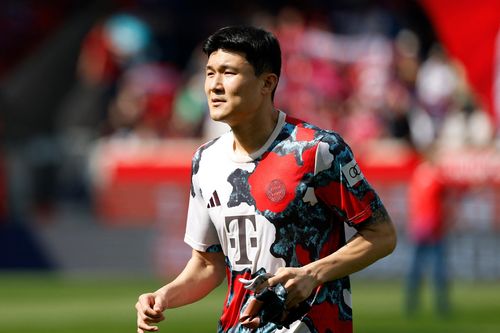 Bayern rao bán trung vệ Hàn Quốc