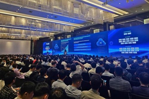 Hơn 2.000 người tham dự hội nghị DCCI Summit 2025