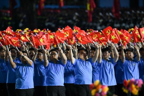 Những khối quần chúng diễu hành trong đại lễ 30/4