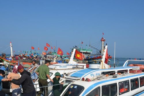 Đảm bảo vận chuyển du khách ra đảo Lý Sơn an toàn trong mùa cao điểm