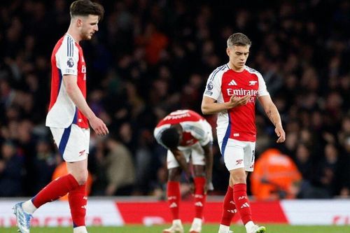 Arsenal đánh rơi chiến thắng, tạo cơ hội cho Liverpool đăng quang sớm