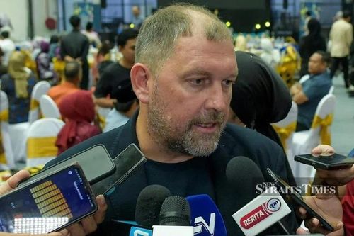 HLV Peter Cklamovski: 'Malaysia chuẩn bị kỹ lưỡng để tiếp đón Việt Nam'