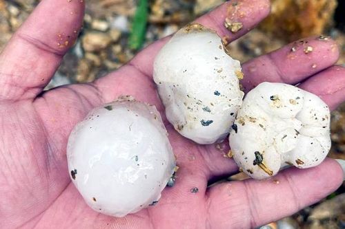 Liên tục xảy ra mưa đá ở huyện Mèo Vạc