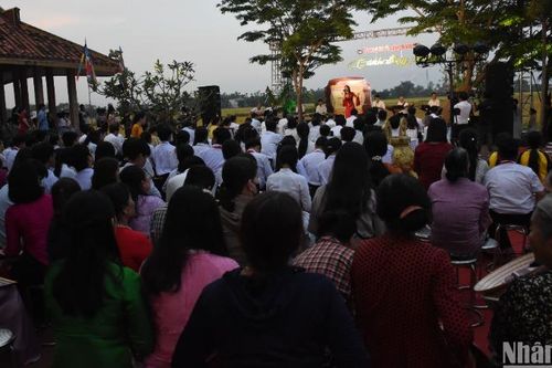 Đà Nẵng vinh danh học sinh đạt Giải thưởng khuyến tài Đỗ Thúc Tịnh