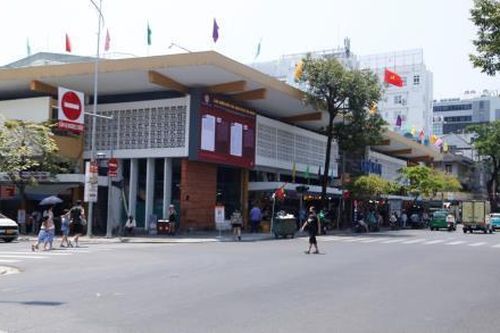 Rác đùn rác đẩy!