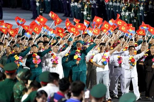 TPHCM thông tin chi tiết 3 khối nghi trượng và 12 khối diễu hành quần chúng dịp 30-4