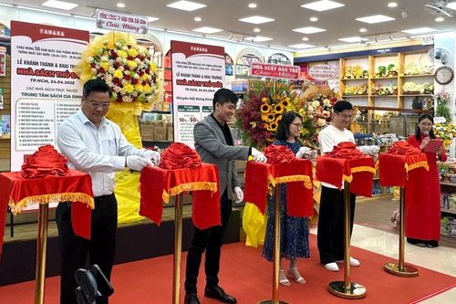 Fahasa cùng lúc khai trương 2 nhà sách tại TPHCM
