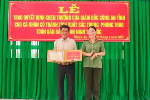 Tài xế xe ôm chở kẻ giết 2 người vào trụ sở công an