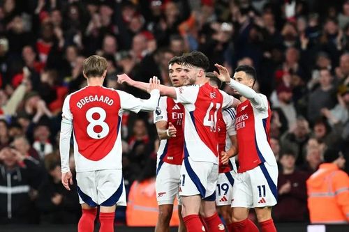 Arsenal sảy chân, Liverpool sáng cửa vô địch Ngoại hạng Anh