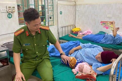 Thiếu tá công an giúp sản phụ 'vượt cạn' bên đường