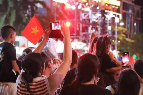 Chiếu phim, giao lưu cùng nhân vật lịch sử tại phố đi bộ Nguyễn Huệ dịp lễ 30/4