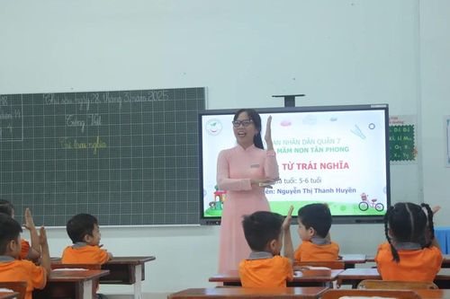 Những 'tour tham quan' đặc biệt trong trường phổ thông
