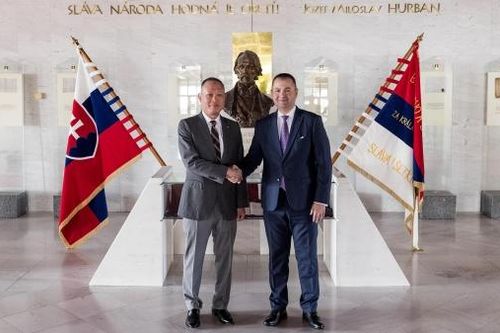Chủ nhiệm Ủy ban Đối ngoại Quốc hội Slovakia tiếp Đại sứ Phạm Trường Giang