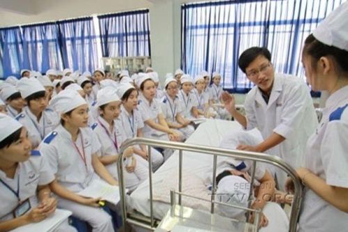 Kinh nghiệm huy động nguồn lực xã hội phát triển y tế
