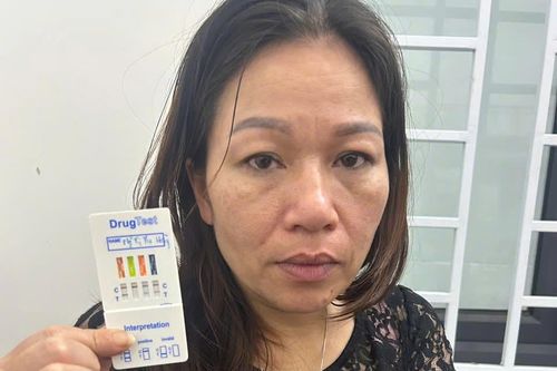 Người phụ nữ U50 'bay lắc' cùng 2 thanh niên trong phòng trọ