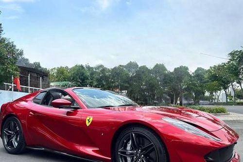 Hai siêu xe Ferrari hàng hiếm được đưa về Việt Nam
