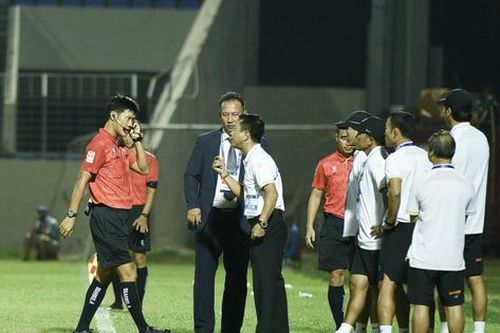Trọng tài nào cầm còi khi Hà Nội gặp Quảng Nam?