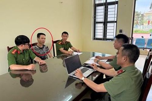 Phát hiện 3 khẩu súng và 39 viên đạn tại nhà kẻ tự khai vừa sử dụng ma túy đá