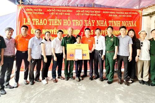 Trao hỗ trợ 120 triệu đồng xây dựng nhà tình nghĩa ở Hưng Nguyên và Thanh Chương