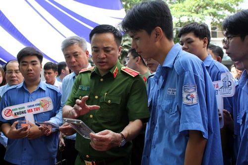 1.200 sinh viên tham gia tour về học đường không ma túy