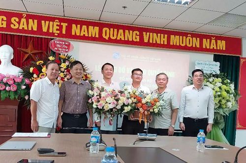 Nhà báo Phạm Văn Anh được bổ nhiệm làm Phó Tổng Biên tập Tạp chí Điện tử và Ứng dụng