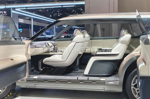 SUV địa hình 'siêu to khổng lồ', thiết kế ấn tượng, công nghệ tối tân