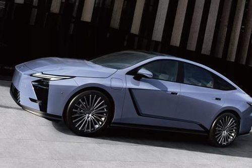 Lexus ES 2025 ra mắt tại Triển lãm ô tô Thượng Hải