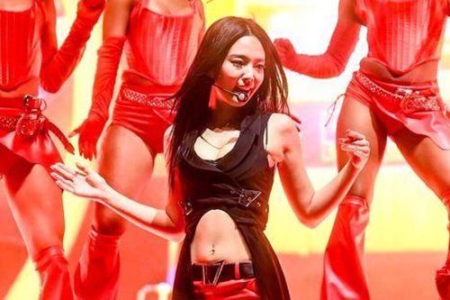 Jennie được gì sau khi biểu diễn tại Coachella 2025?
