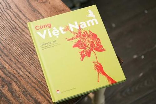 Ra mắt tập thơ phản chiến từng bị cấm xuất bản tại Tây Ban Nha