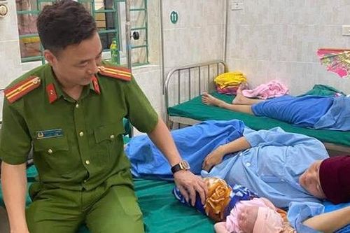 Thiếu tá công an giúp sản phụ 'vượt cạn' ngay trên đường phố
