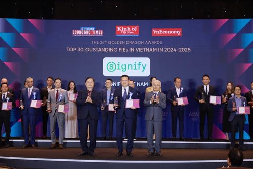 Chiếu sáng đô thị bền vững: Signify được vinh danh tại chương trình Rồng vàng 2025