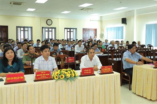 Quán triệt, triển khai văn bản về dân tộc, tôn giáo