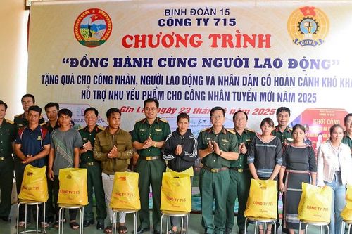 Công ty 715 tổ chức Chương trình 'Đồng hành cùng người lao động'