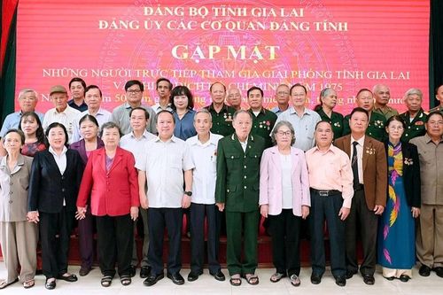 Tri ân và tiếp lửa truyền thống