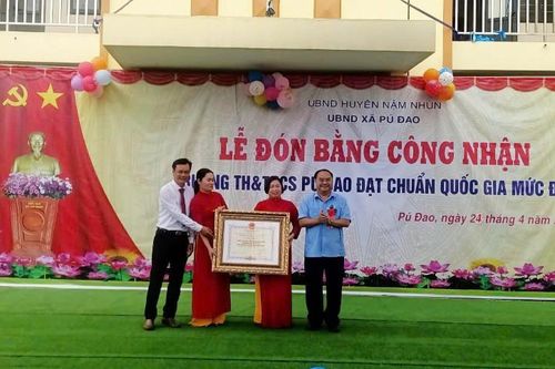 Lễ đón Bằng công nhận Trường Tiểu học và Trung học cơ sở đạt chuẩn Quốc gia mức độ I