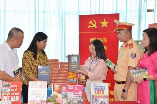 Khơi dậy văn hóa đọc trong cộng đồng