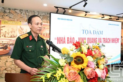Nhà báo - 'vinh quang và trách nhiệm'