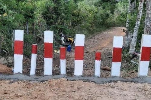 Đồng Nai: Xóa lối đi tự mở xảy ra sự cố xe tải chết máy nằm chắn ngang đường sắt