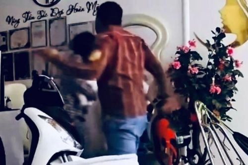 Sợ chồng bạo hành, đăng clip bị đánh 9 tháng trước lên mạng