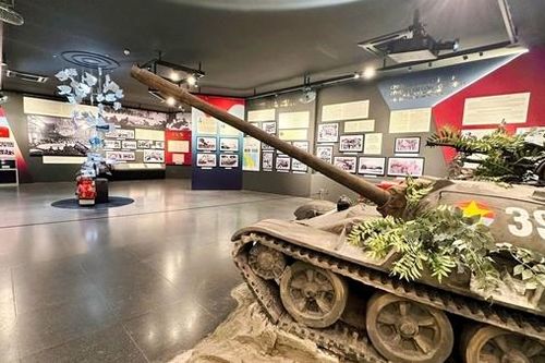Trưng bày 'Từ Hiệp định Paris đến Đại thắng mùa Xuân 1975'