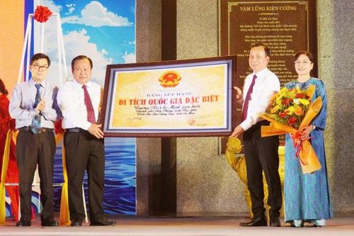 Cà Mau đón nhận Bằng di tích Quốc gia đặc biệt đường Hồ Chí Minh trên biển