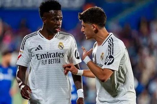 Real Madrid 'chưa đầu hàng' trước Barcelona