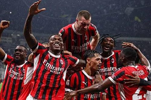AC Milan 'đè bẹp' Inter Milan, tiến vào chung kết Coppa Italia