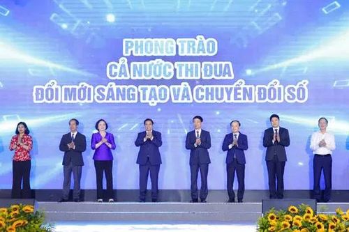 Cả nước thi đua đổi mới sáng tạo, chuyển đổi số