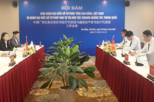 Hội đàm giữa Sở Tư pháp tỉnh Cao Bằng (Việt Nam) và Sở Tư pháp Khu tự trị dân tộc Choang Quảng Tây (Trung Quốc)