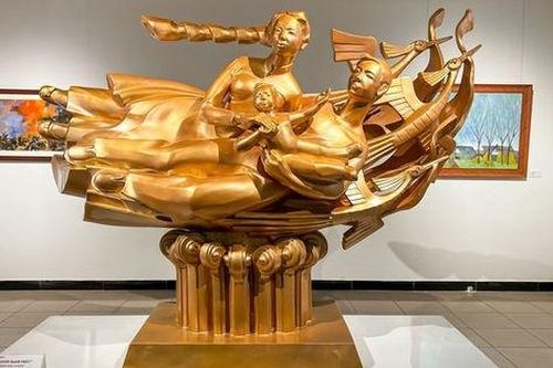 Triển lãm 50 bức tranh, tượng mừng Ngày thống nhất đất nước