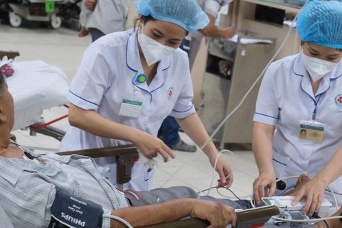 ĐH Y Hà Nội lần đầu cấm sinh viên mặc trang phục xuyên thấu