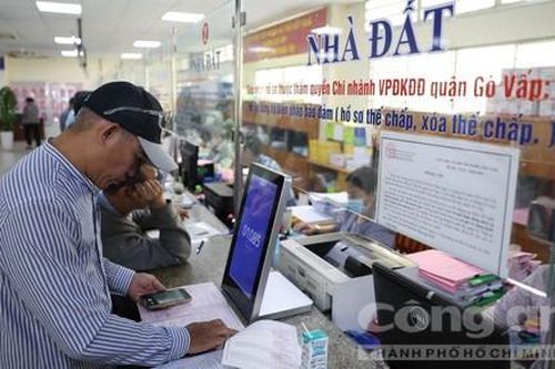 Giải quyết nhanh gọn các thủ tục trực tuyến